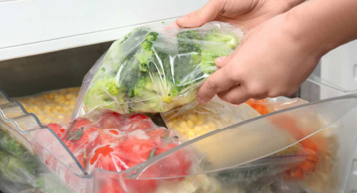 Scopri quanto consuma mediamente un congelatore con la nostra guida completa e come risparmiare con i nostri consigli utili